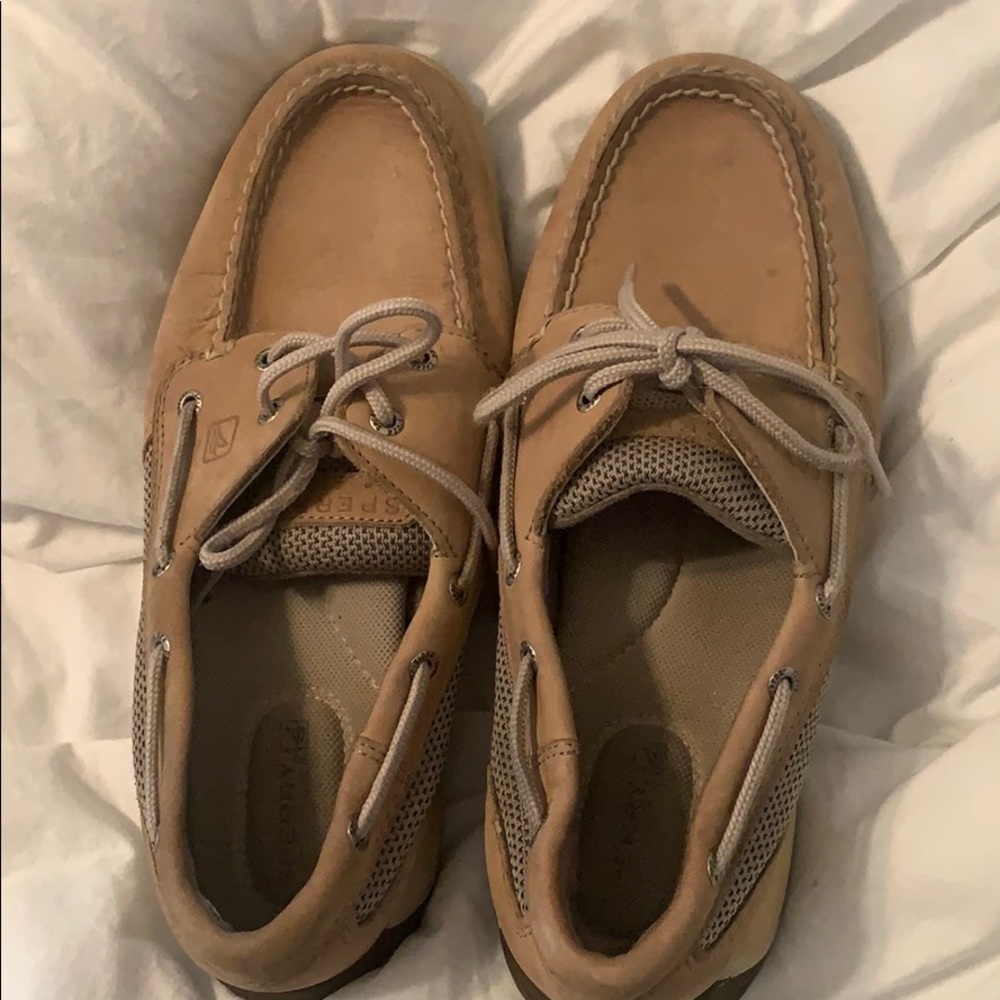 woman sperry’s